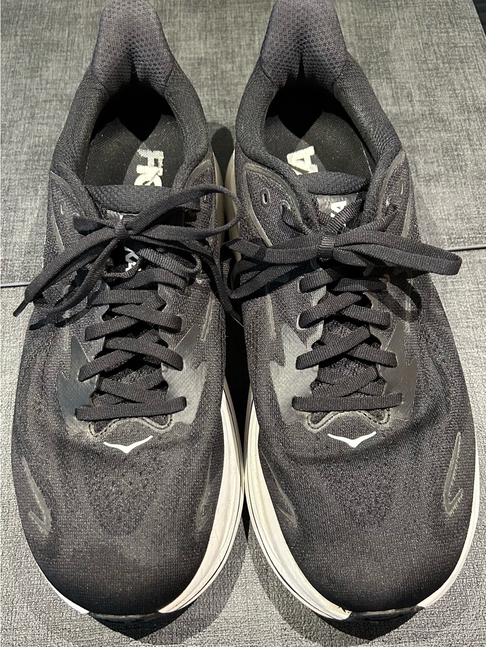 Hoka Men's Clifton 10 Black Athletic Running Sneakers